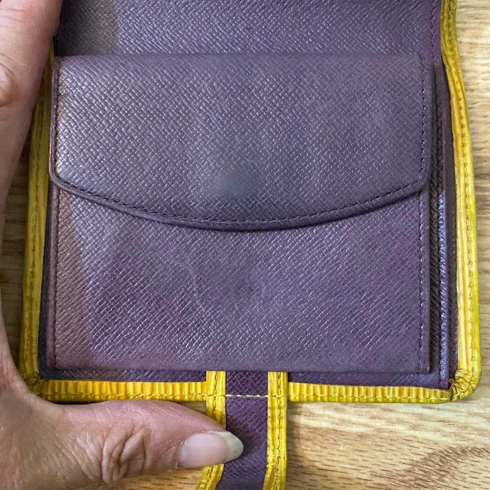 Louis Vuitton Yellow Epi Leather Bifold Wallet -MI0979